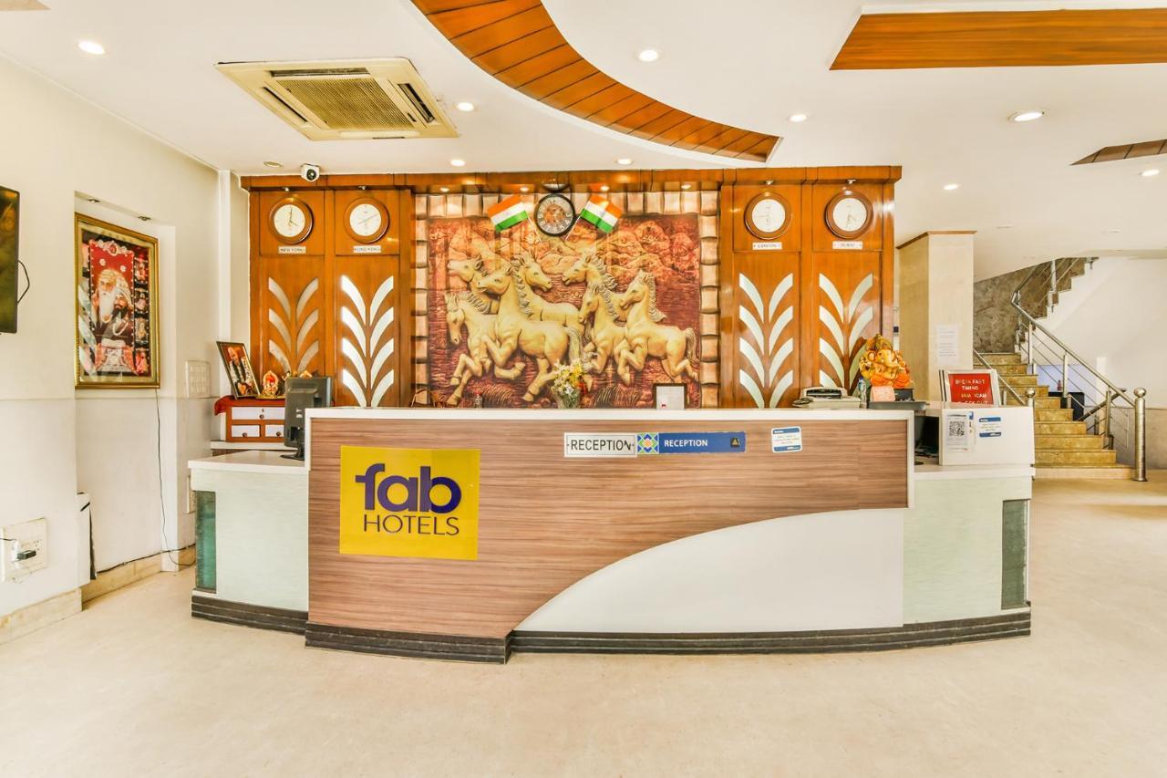 Fabhotel Sehej Inn New Delhi Bagian luar foto